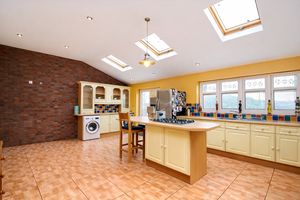 Kitchen/Diner- click for photo gallery